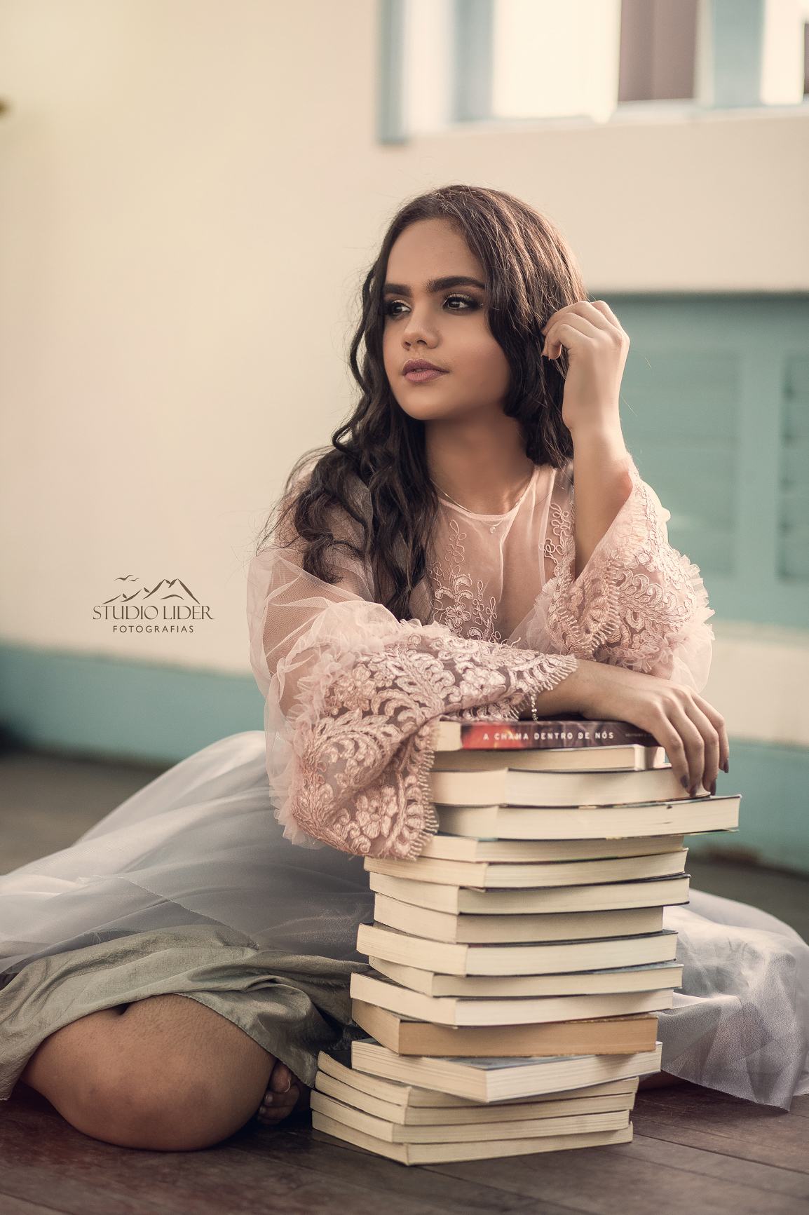 Fotos de ensaio 15 anos 
Vestido branco debutante 
Menina vestido branco 
Debutante JequiÃ© 
 VitÃ³ria da Conquista
Debutante Jaguaquara
Ensaio 15 anos 
Ensaio debutante 
Ensaio 15 anos 