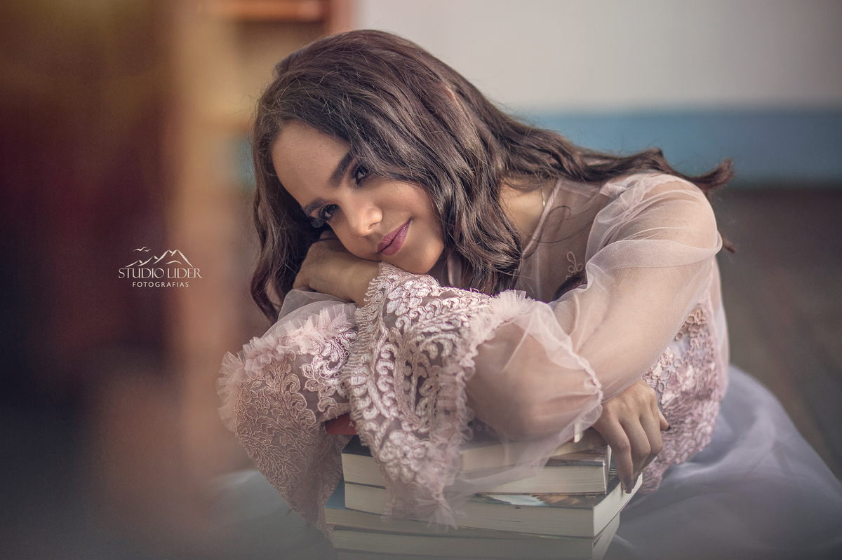 Fotos de ensaio 15 anos 
Vestido branco debutante 
Menina vestido branco 
Debutante JequiÃ© 
 VitÃ³ria da Conquista
Debutante Jaguaquara
Ensaio 15 anos 
Ensaio debutante 
Ensaio 15 anos 