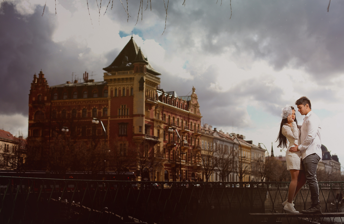 ensaio em Praga Europa casal romântico 