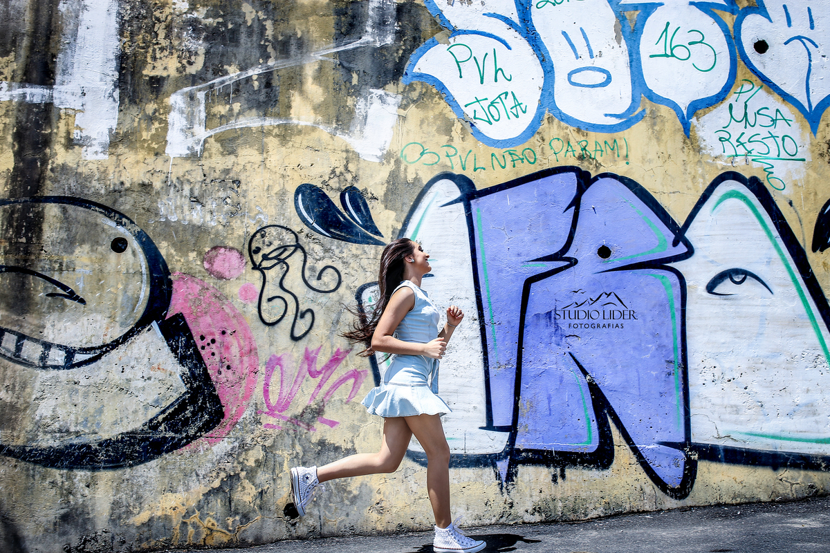 ensaio debutante em grafite em Salvador 
