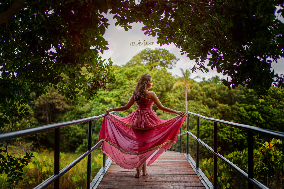 ensaio debutante em Salvador  ensaio debutante perfeito castelo colorido ensaio em Salvador de menina de Jequié roupa colorida 15 anos