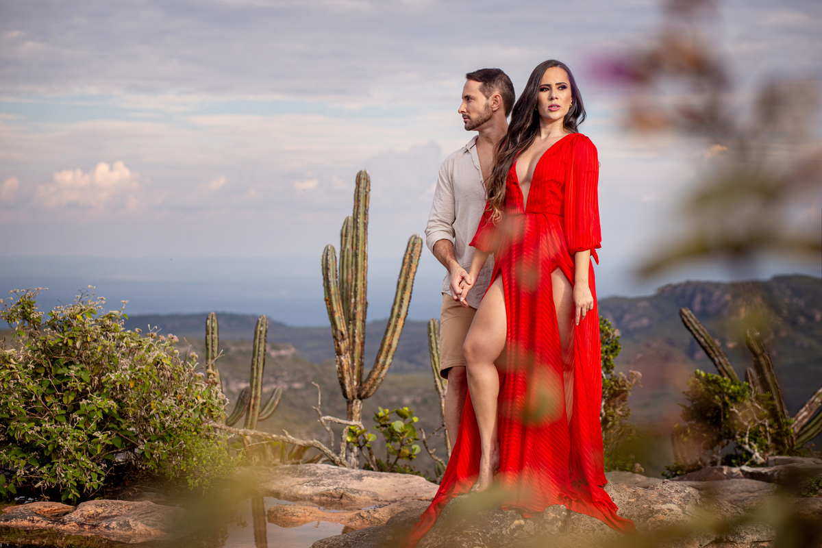 casal romântico ensaio no Morro do Pai Inácio na Chapada Diamantina 