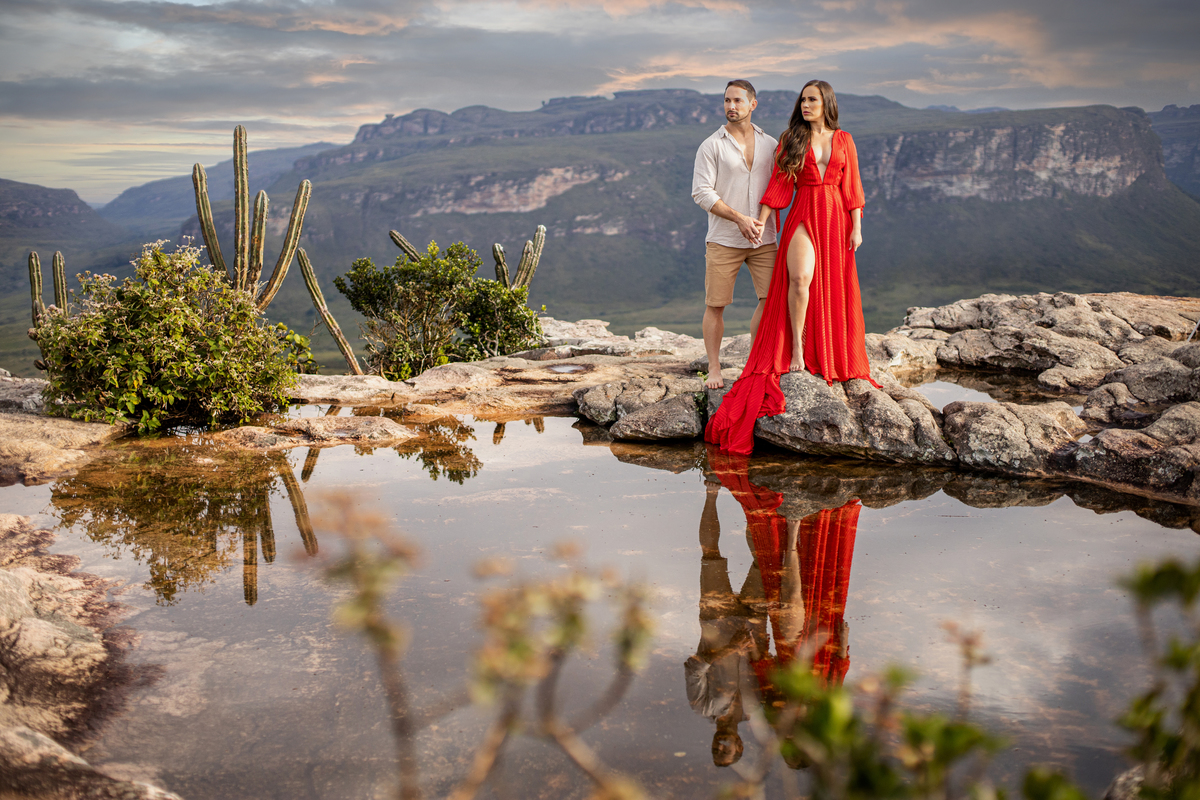 casal romântico ensaio no Morro do Pai Inácio na Chapada Diamantina ensaio profissional 