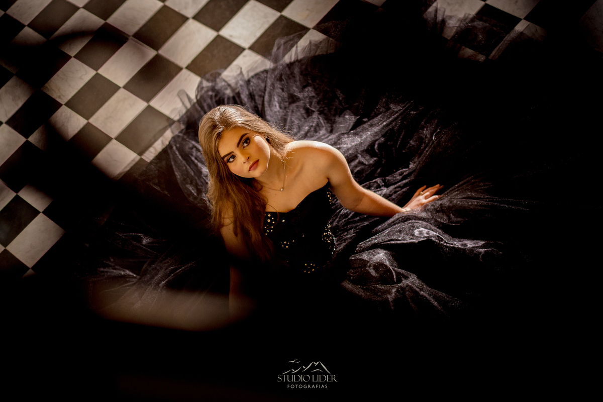 ensaio de debutante de preto em Salvador 