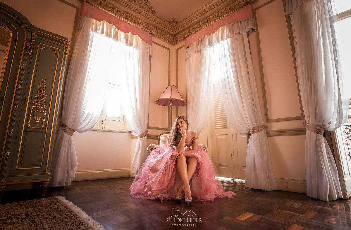 ensaio de debutante de rosa em Salvador 