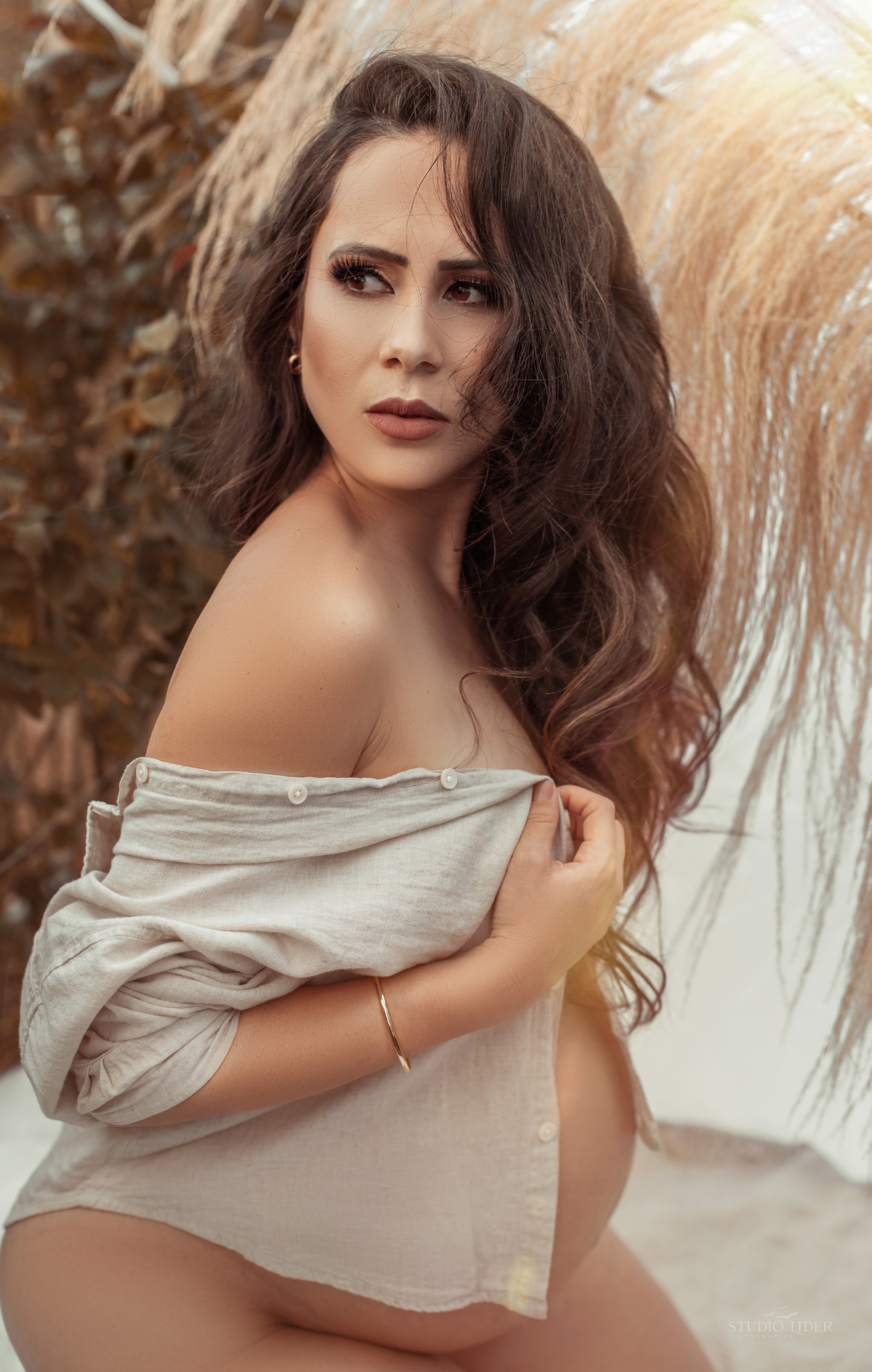 ensaio de gestante natural em cores claras