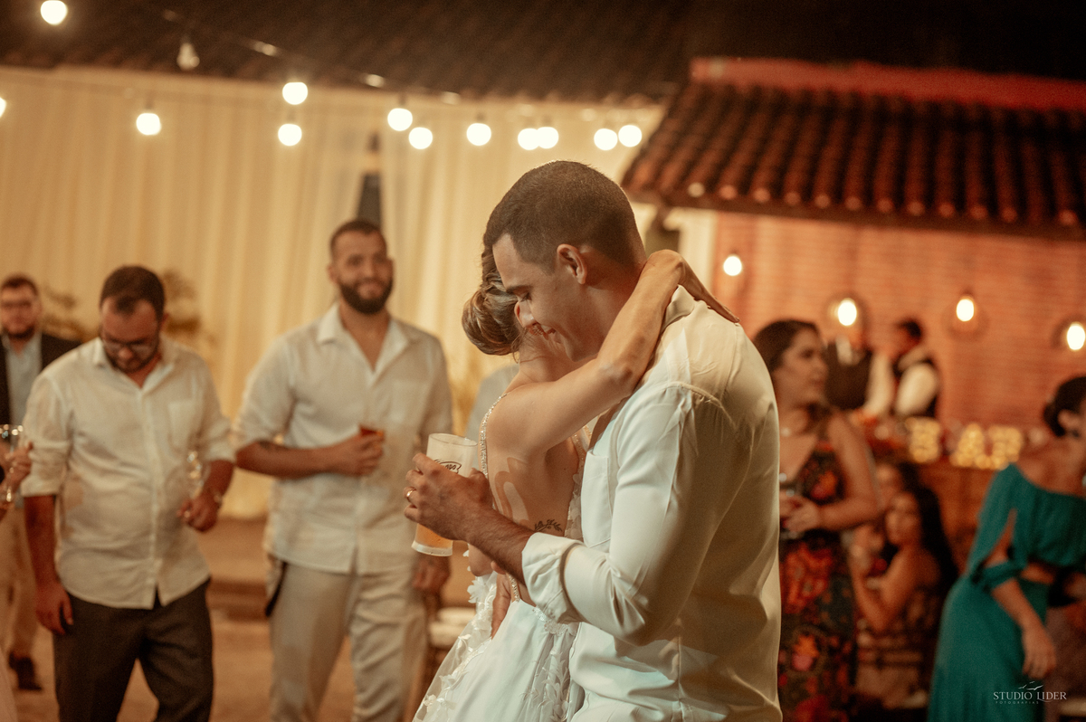 Vestidos de noiva
Convites de casamento
Fotografia de casamento
Bolos De Casamento
Locais de casamento
Decorações de Casamento