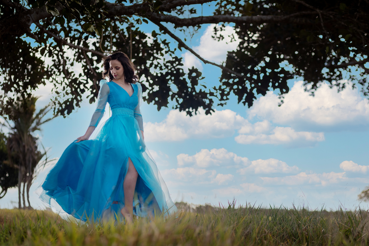 ar livre poses para fotos de quinze anos
poses para fotos de quinze anos com balão
roupas para ensaio fotográfico debutante
ideias book fotográfico