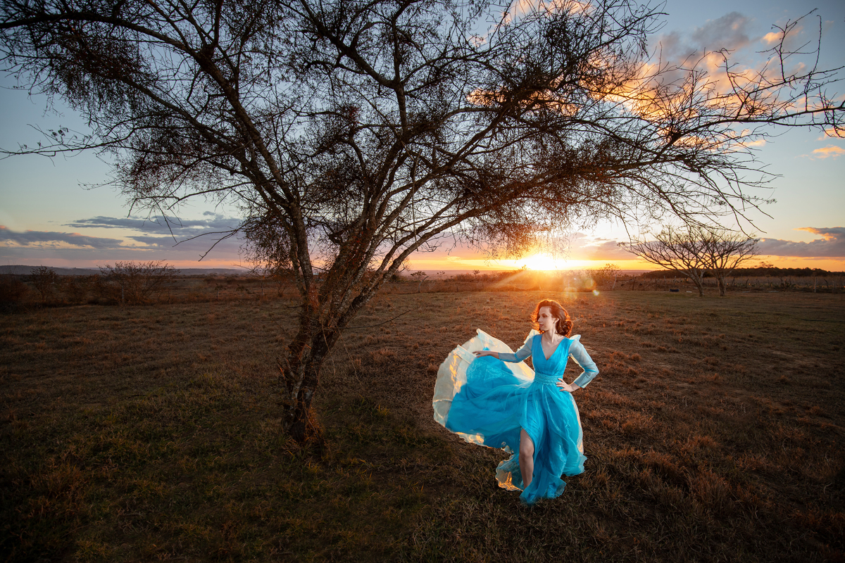 ar livre poses para fotos de quinze anos
poses para fotos de quinze anos com balão
roupas para ensaio fotográfico debutante
ideias book fotográfico