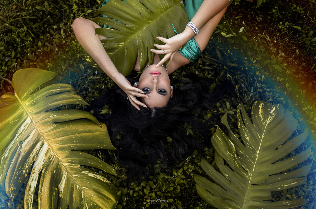 melhor equipe de fotografia de salvador  com folhas 