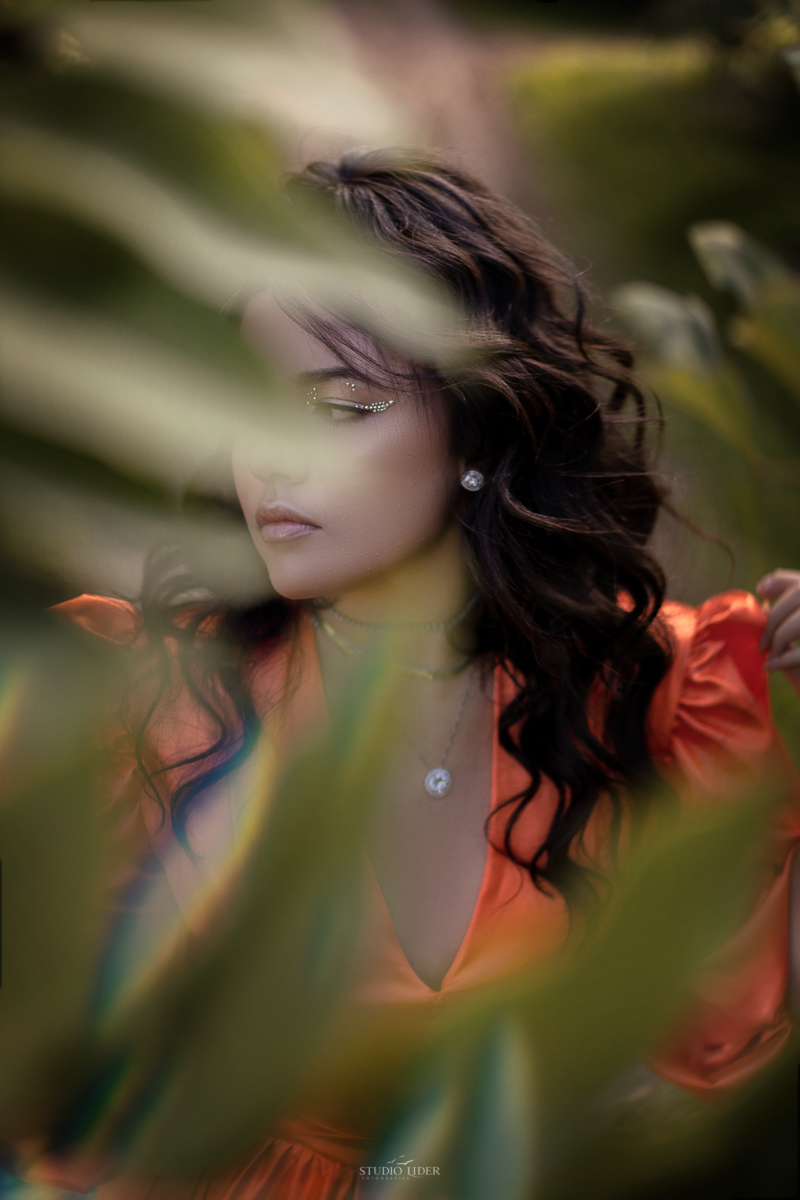 ensaio debutante  retrato em Jaguaquara Bahia com cores vibrantes feitas pelo melhor fotografo da Bahia debutantes e estilo 