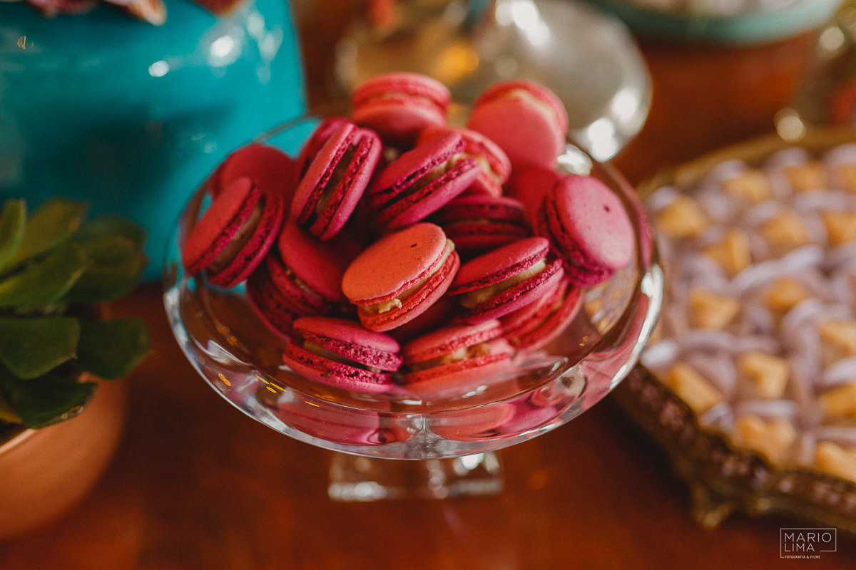 Macarrons feito por May Macarrons para noivado em Casa Marakuthai