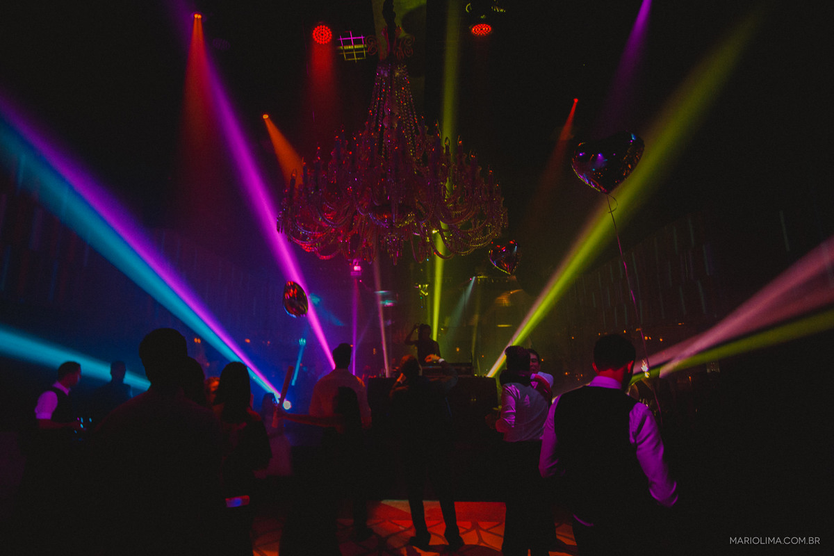 Dj Carol Rios em casamento na Casa Petra