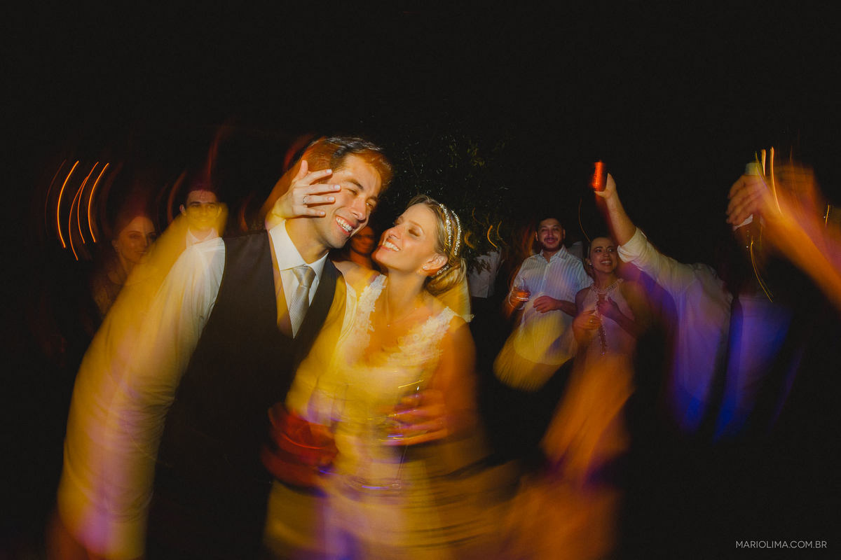 Dança dos noivos em cerimônia de casamento no Espaço Gardens