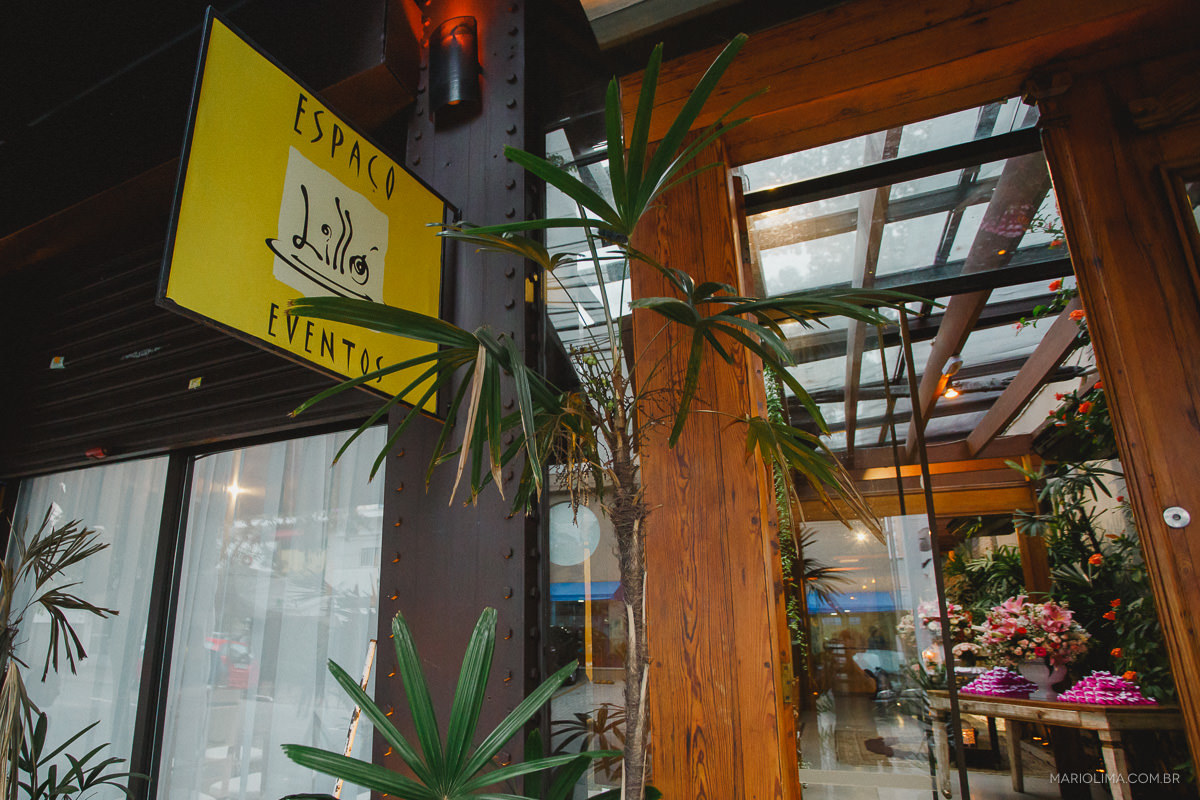 Fotografia da entrada no Espaço Lilló