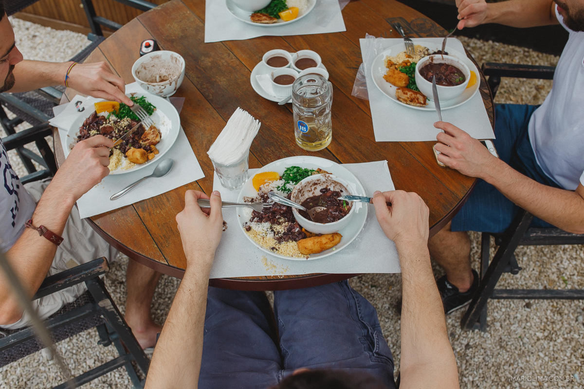 Retrato do prato do noivo e dos padrinhos