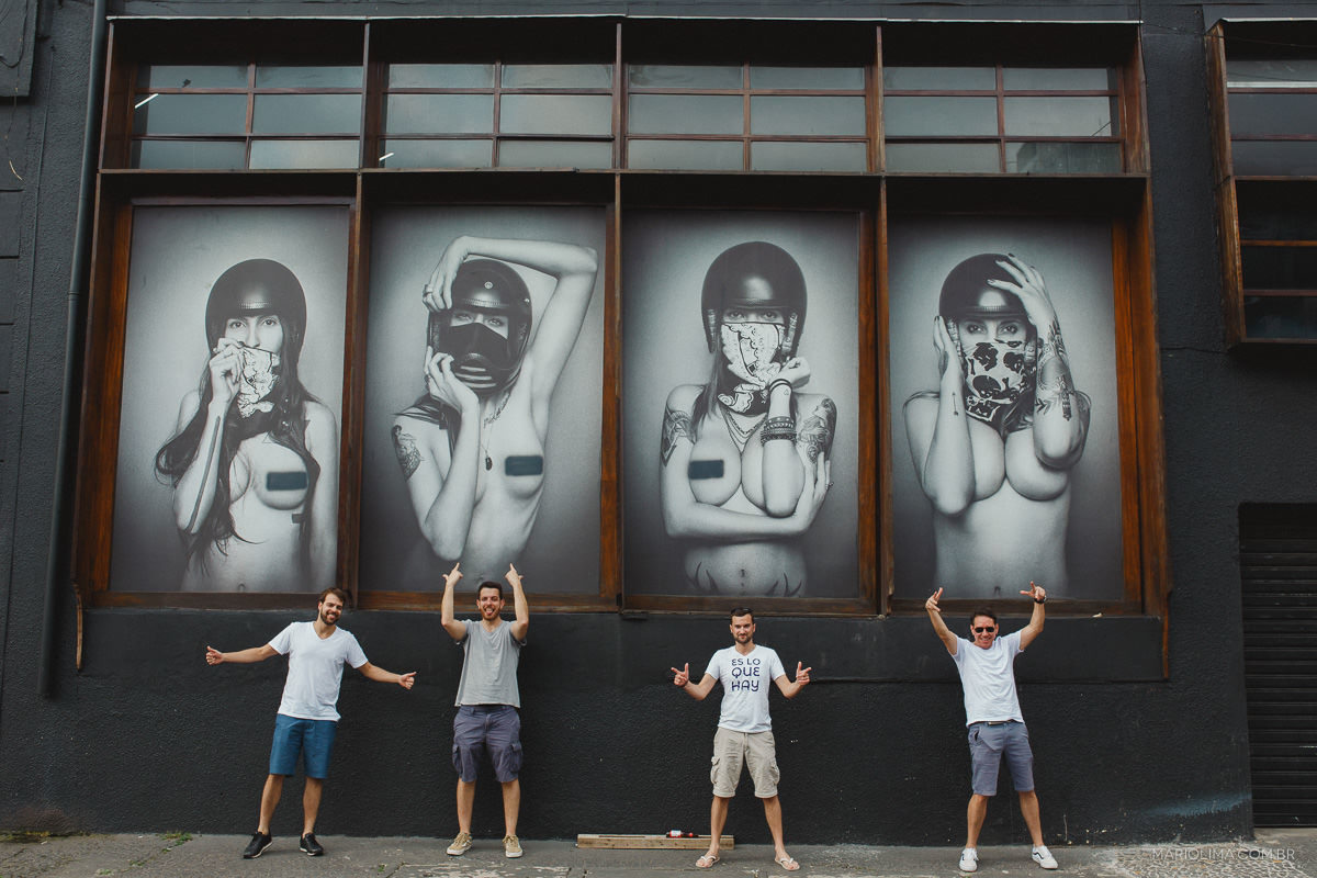 Fotografia de noivo e padrinhos em São Paulo