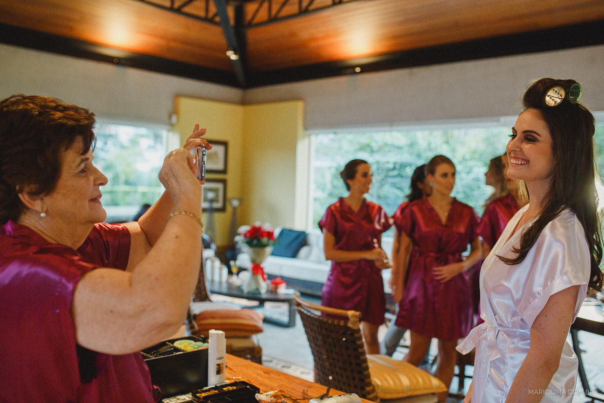 Making of de noiva e mãe fotografando