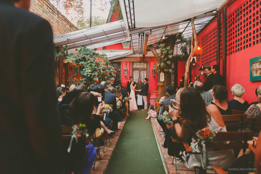 Retrato de cerimônia de casamento no Espaço Quintal
