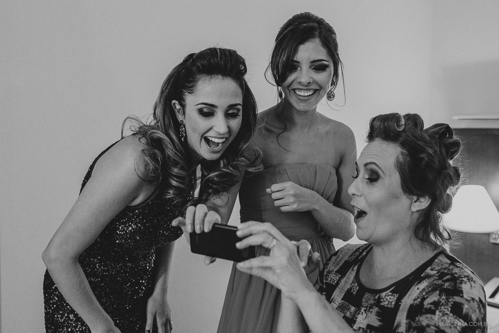 Fotografia de noiva e madrinhas no making of
