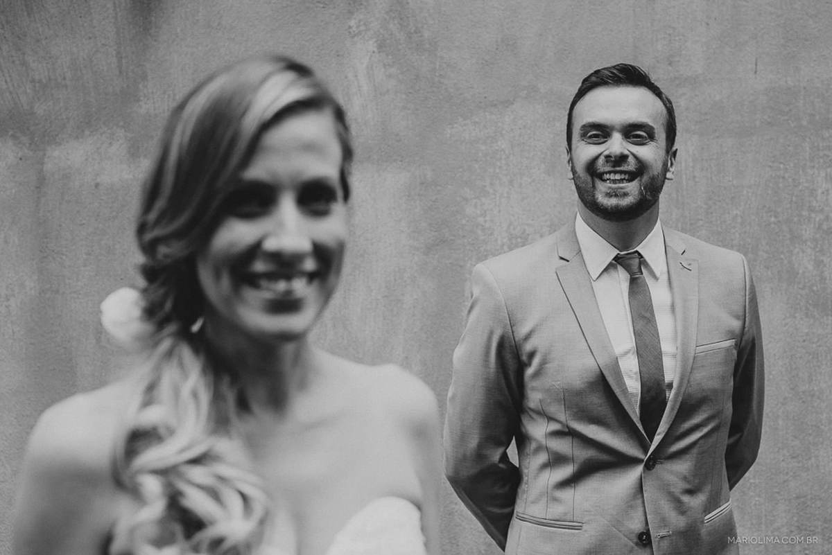 Sorriso dos noivos em Quinta da Cana