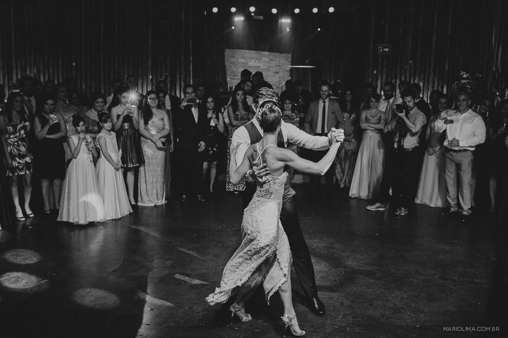 First dance dos noivos no Afrikan House