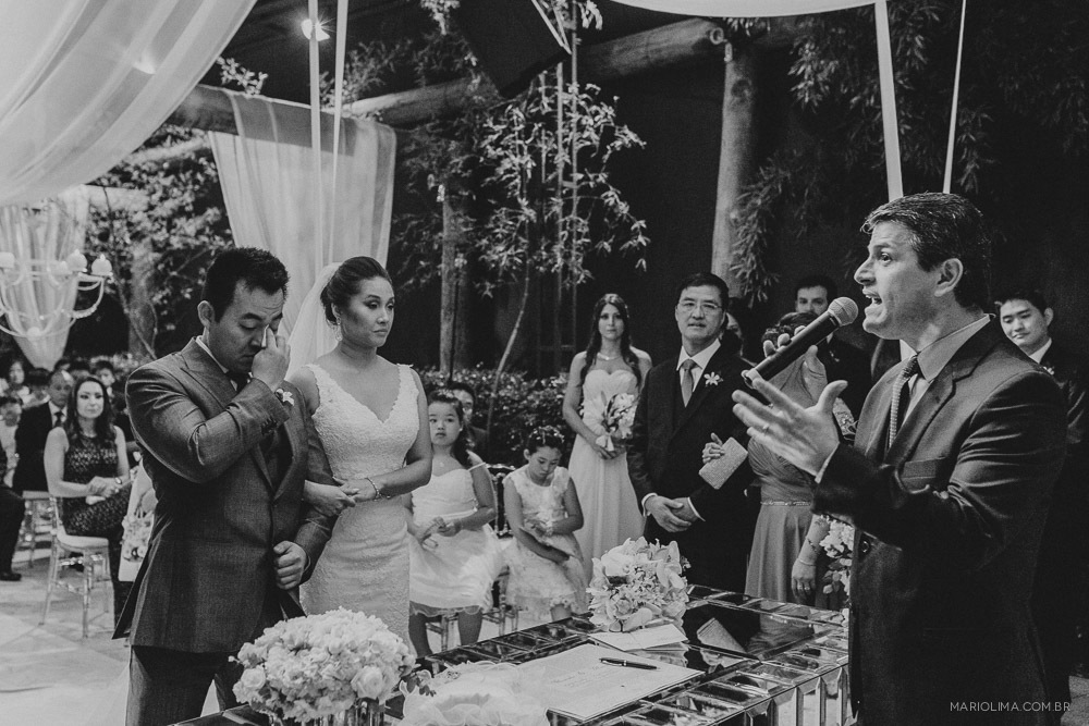 Fredh Hoss realizando cerimônia de casamento no Espaço Gardens