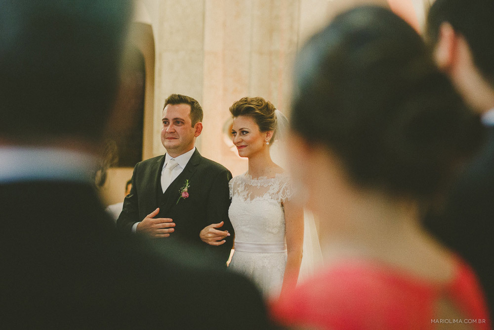 Entrada da noiva com o pai em Igreja São José do Jardim Europa