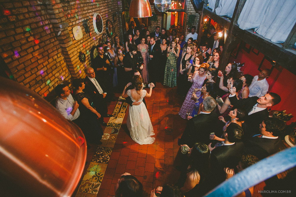 Dança dos noivos em Espaço Quintal