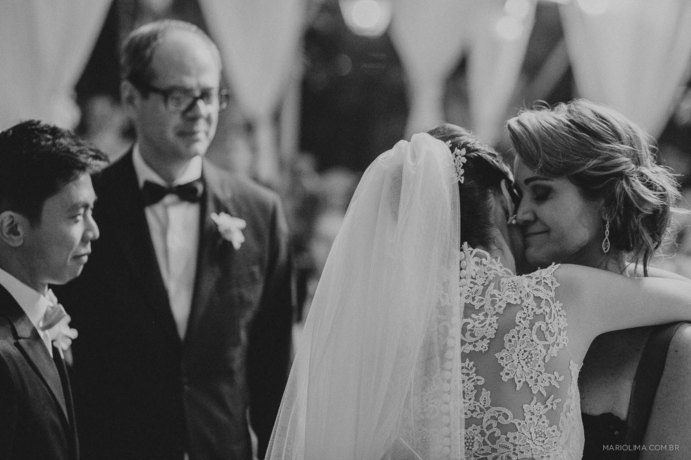 Cumprimento da família da noiva em cerimônia de casamento no Buffet Colonial 