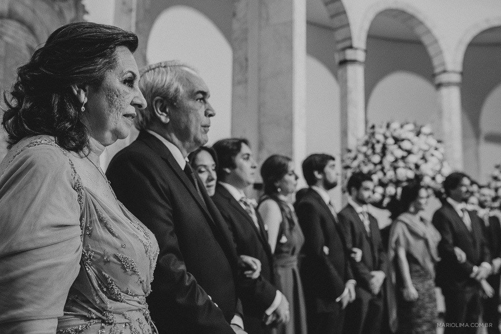 Pais e padrinhos em cerimônia de casamento na Paróquia Perpétuo do Socorro 