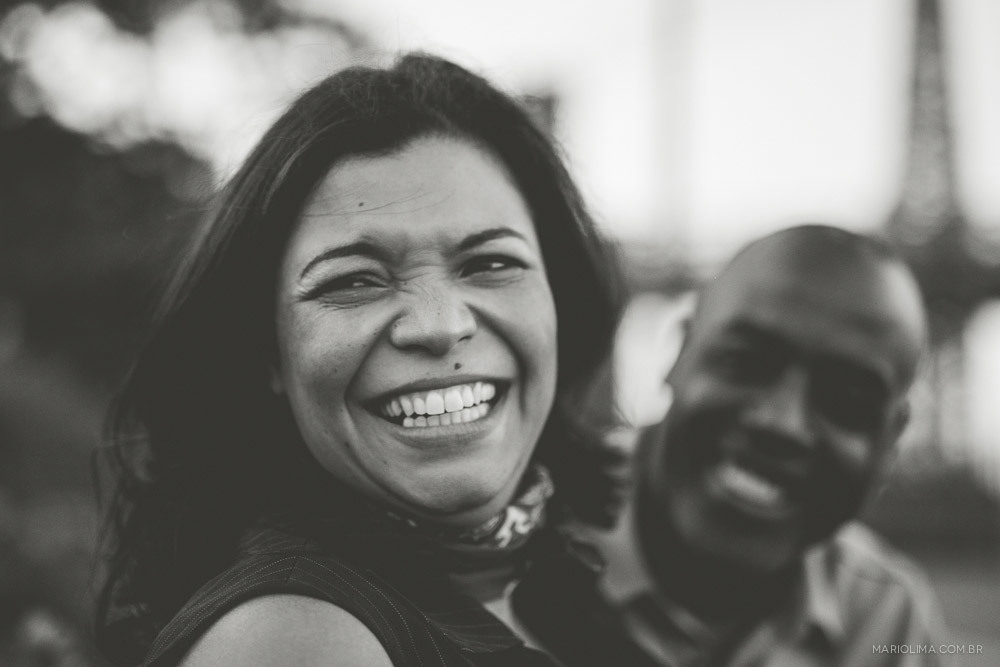 Retrato de casal sorrindo em New York