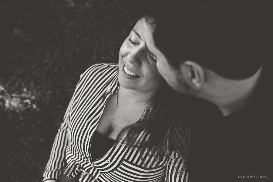 Fotografia de pai abraçando a mãe em Beco do Batman