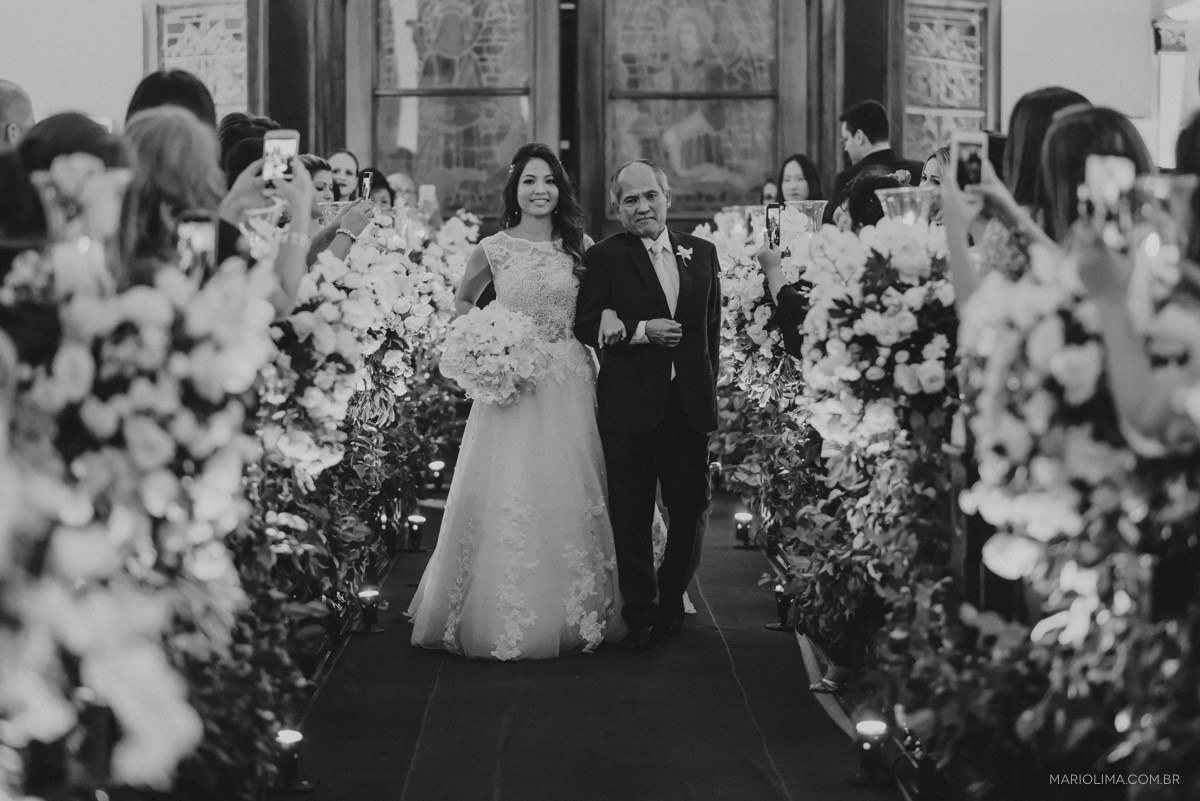 entrada do noiva com o pai e na igreja são josé do jardim europa