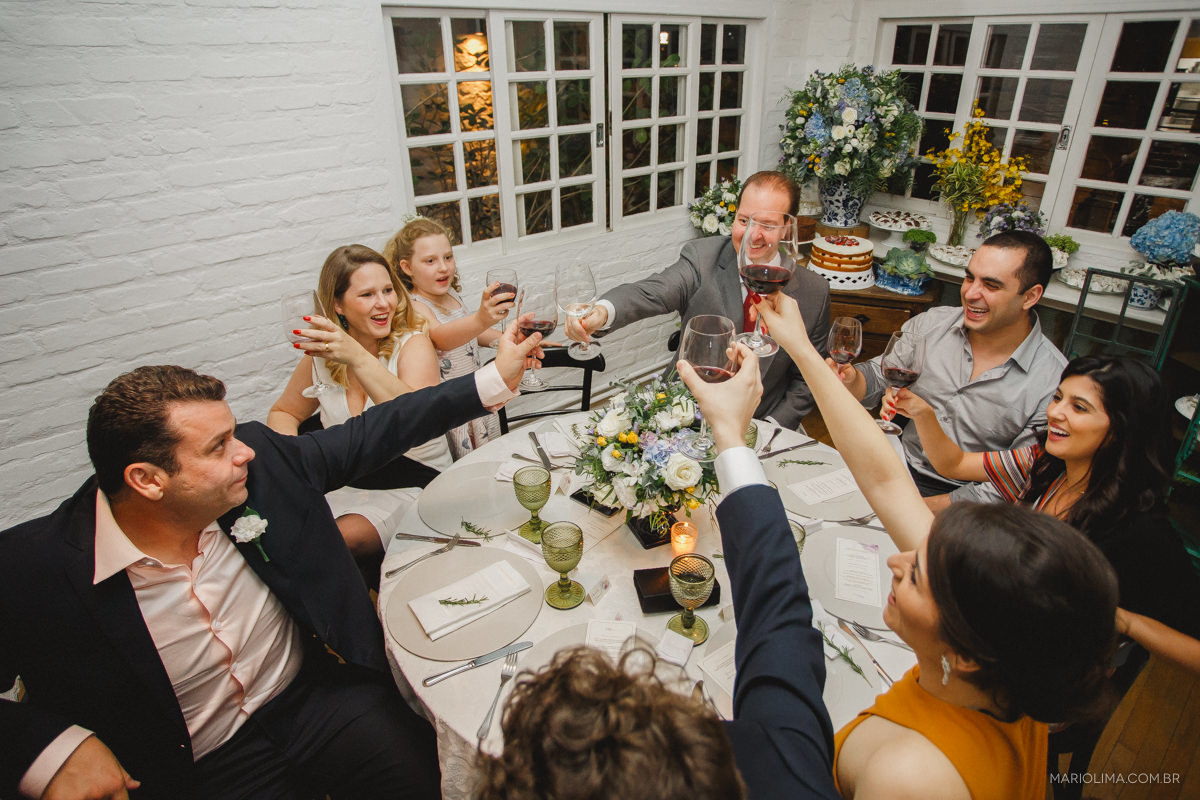 brinde dos convidados no casamento no studio carlota 