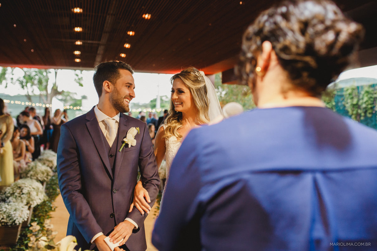 noivos se olhando casamento casa aragon