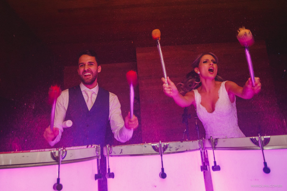 noivos na pista de dança no casamento casa aragon