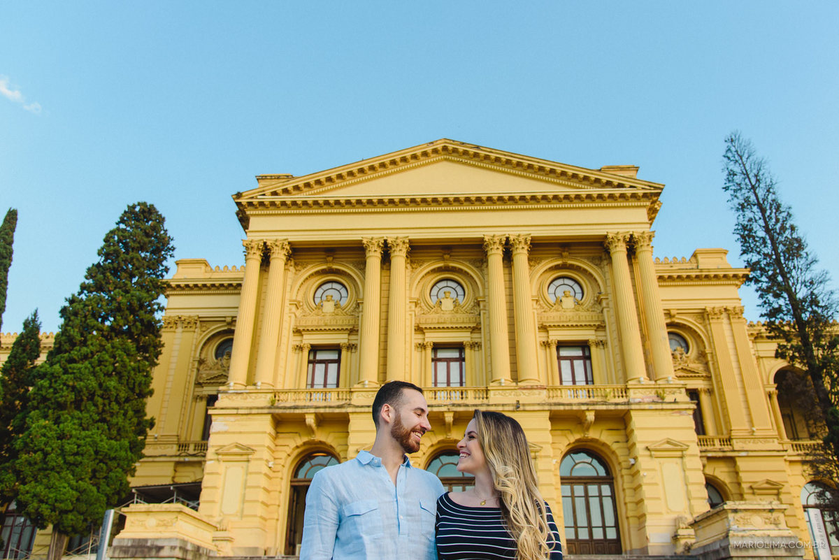 Ensaio pré-casamento em frente ao museu do Ipiranga