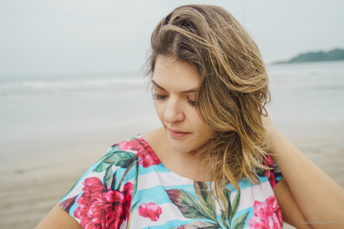 retrato da noiva no ensaio pre casamento na praia
