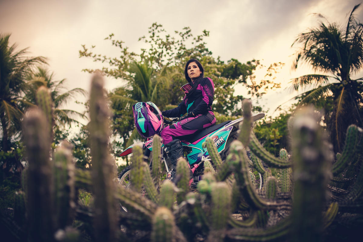 Ensaio Feminino com moto - Ferreiros/PE