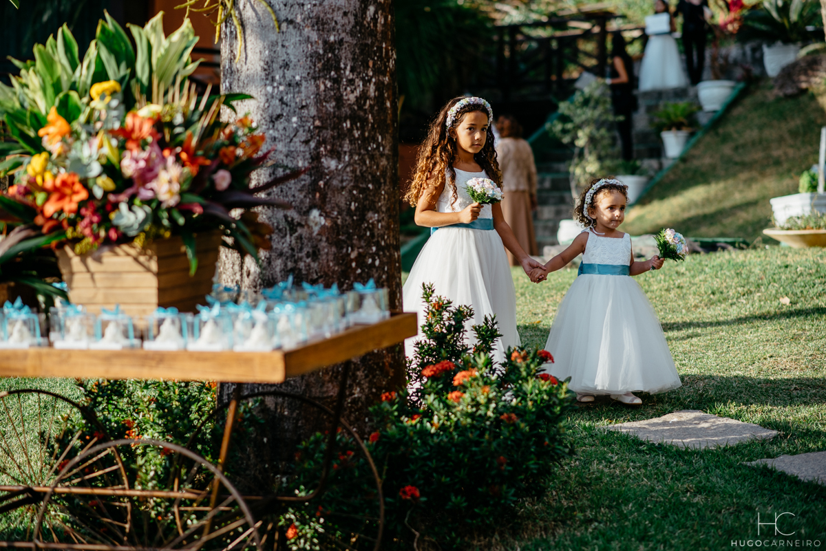 Daminhas entrando no altar