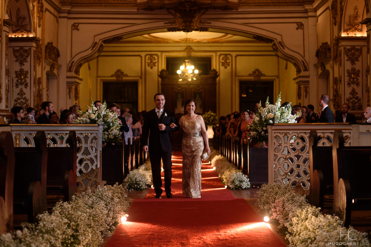Noivo Entrando no Altar