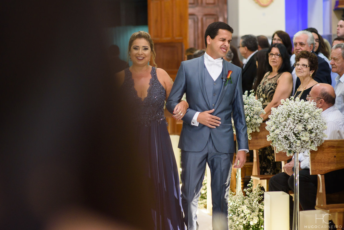 Noivo entrando no altar