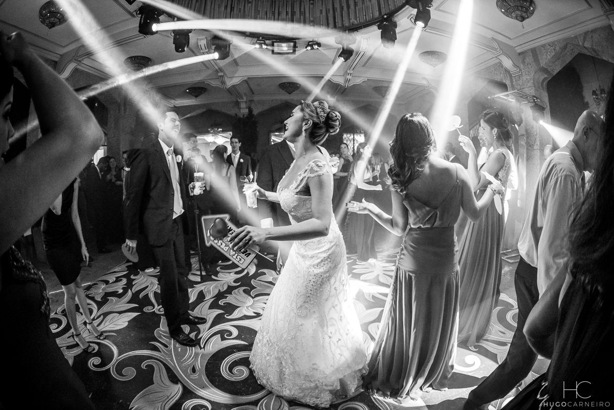 Noivos dançando
