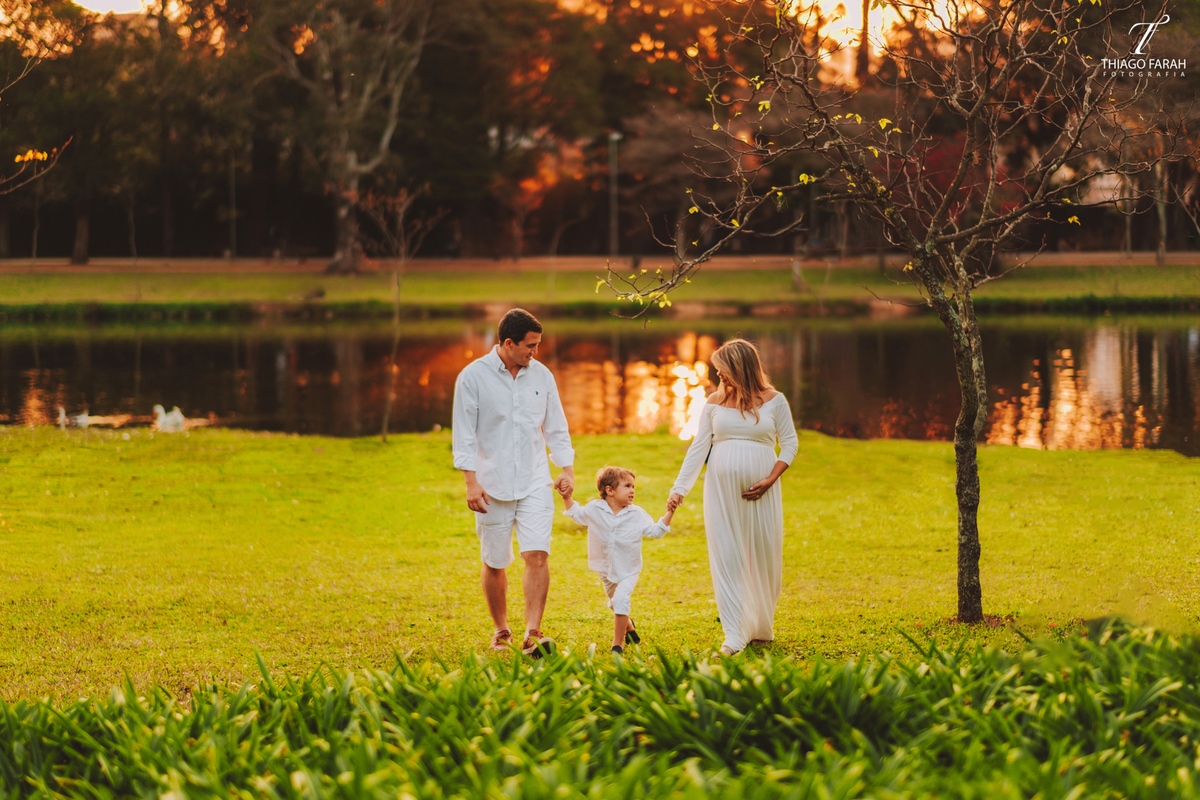 vestido branco manga comprida, lago, ensaio gestante externo, ibirapuera, são paulo família
