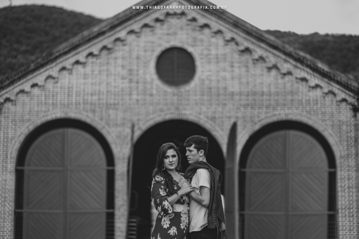casal do meio da porta estação paranapiacaba