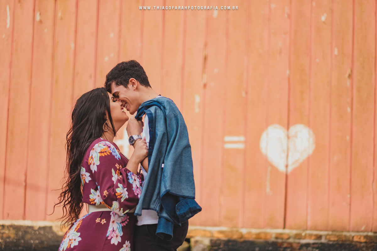 casal abraçado desenho coração
