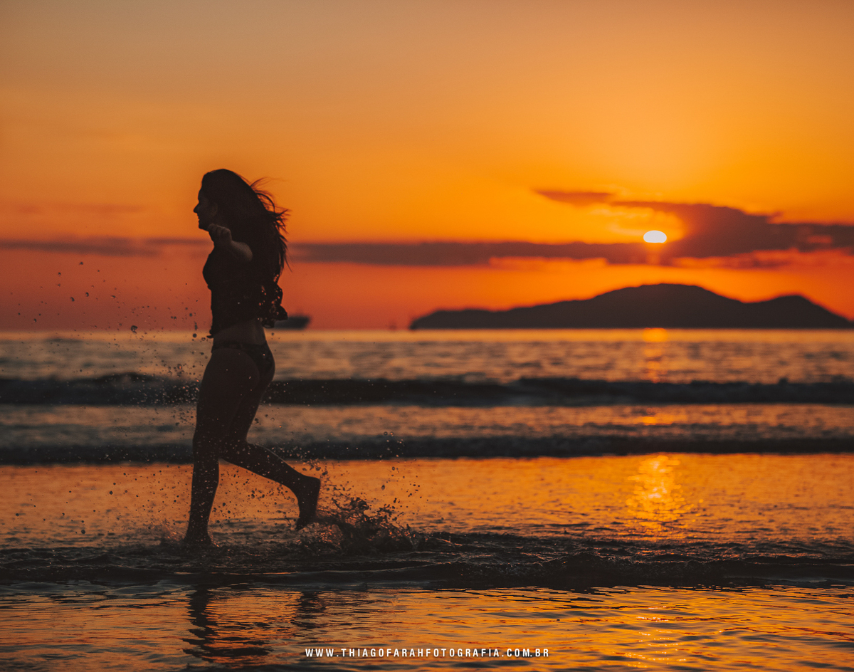 ensaio externo 15 anos, ensaio em santos, muretas de santos, por do sol, mar azul, golden hour