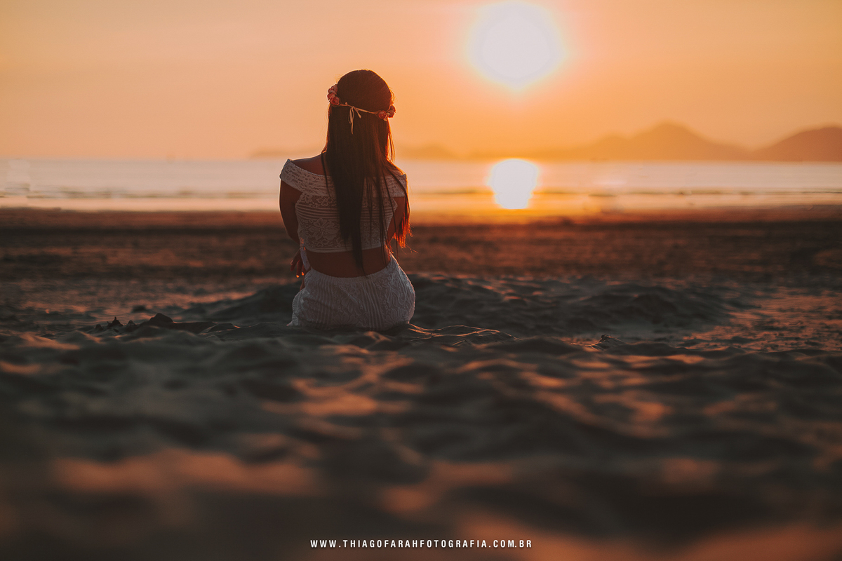 ensaio externo 15 anos em santos, ponta da praia, por do sol, muretas de santos, areia, golden hour