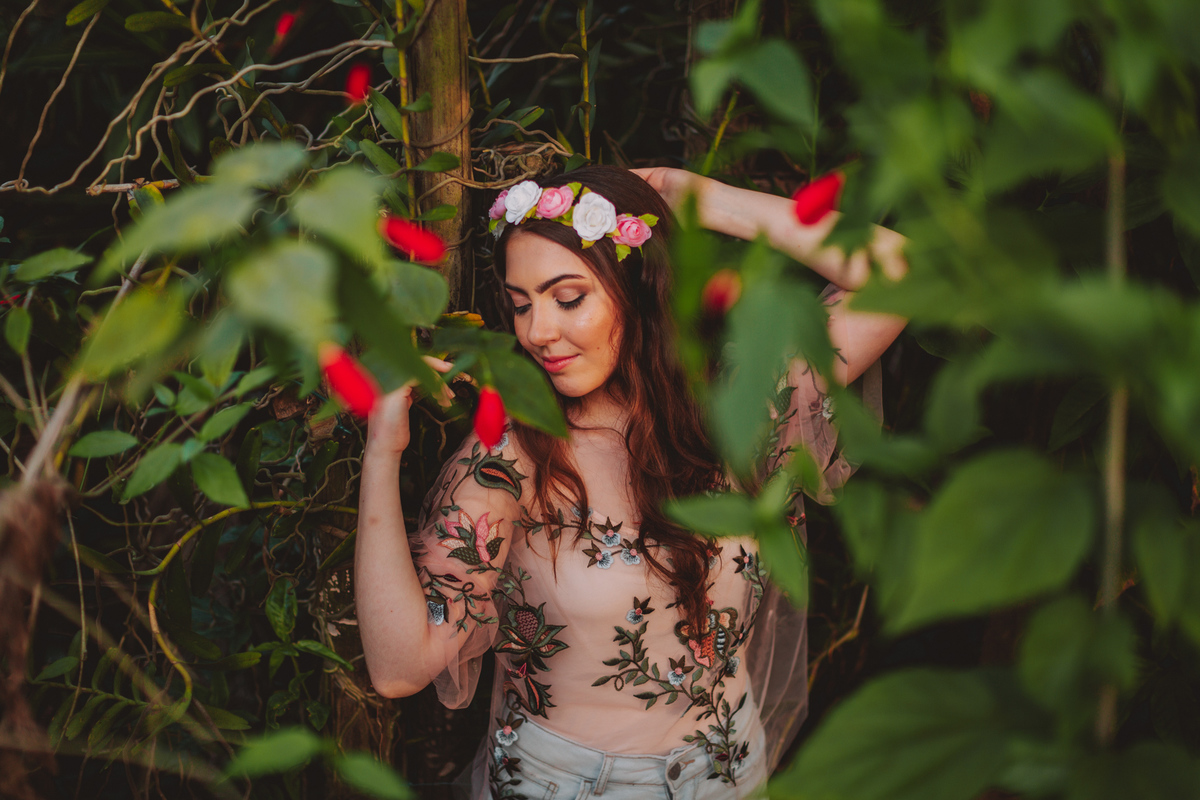 orquidário, ensaio externo em santos 15 anos, flor vermelha
